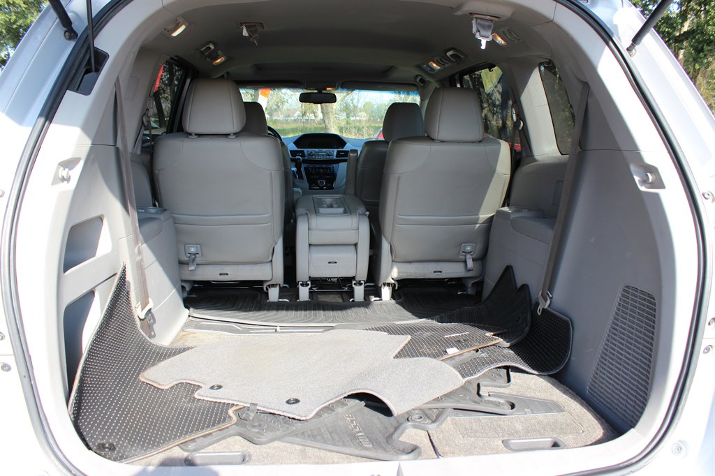 2013 Honda Odyssey LX - Photo 9