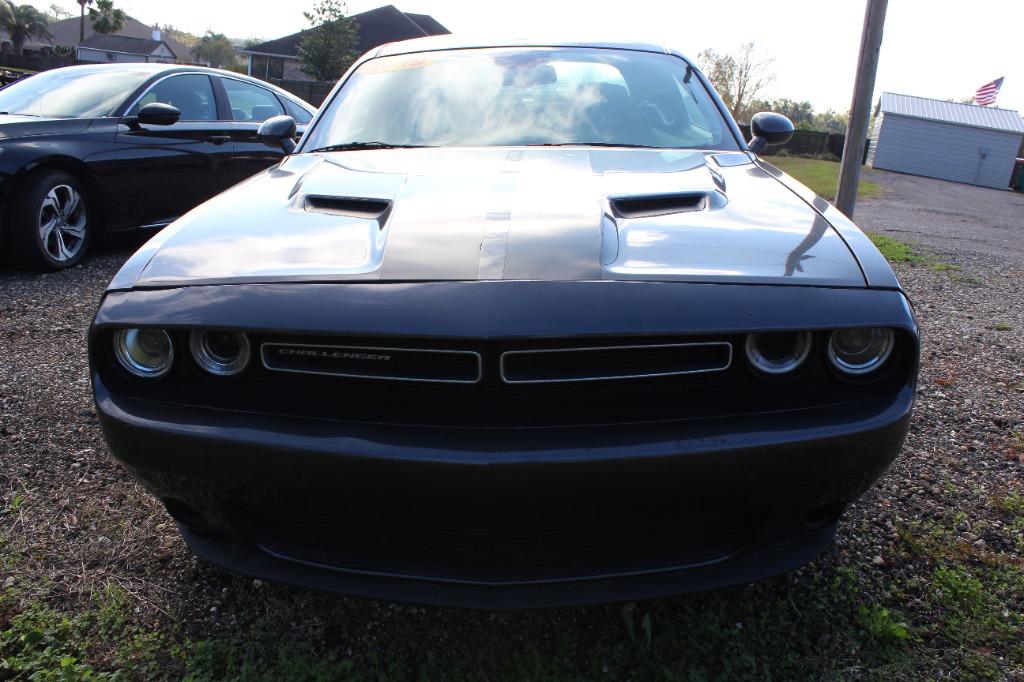 2019 Dodge Challenger SXT's photo