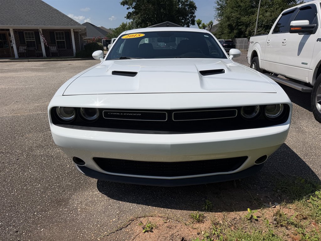 2015 Dodge Challenger SXT's photo